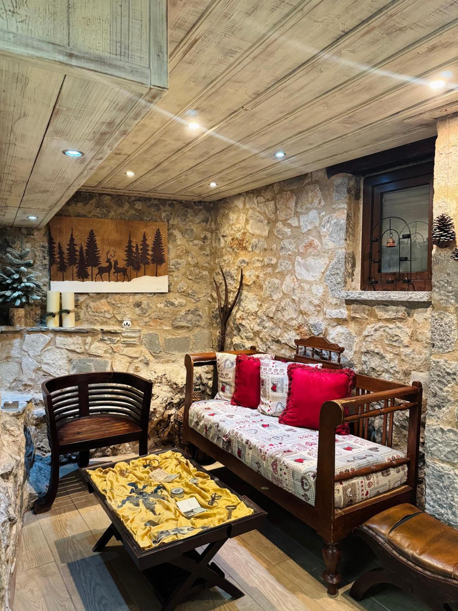 Alexandros Guesthouse أراخوفا المظهر الخارجي الصورة