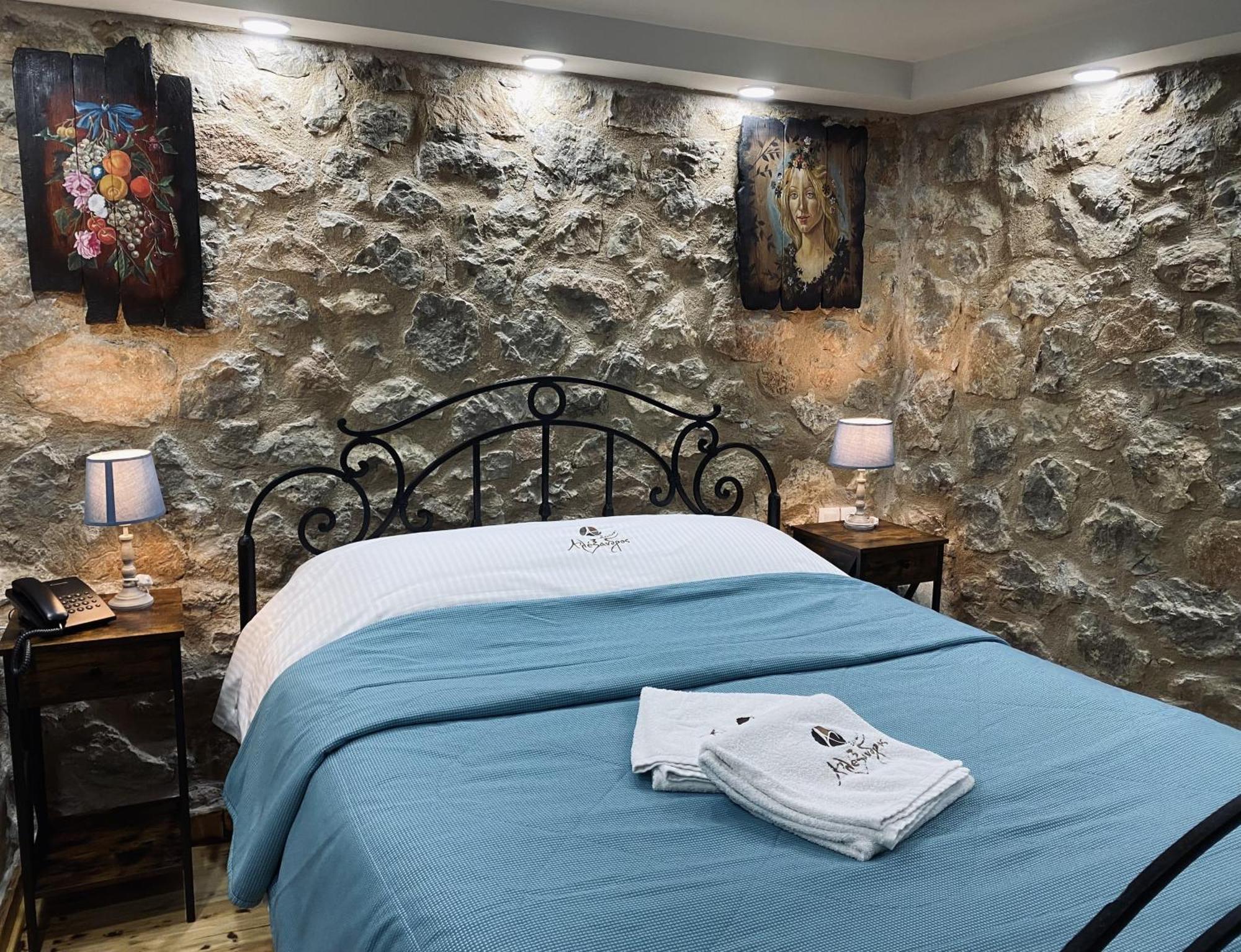 Alexandros Guesthouse أراخوفا المظهر الخارجي الصورة