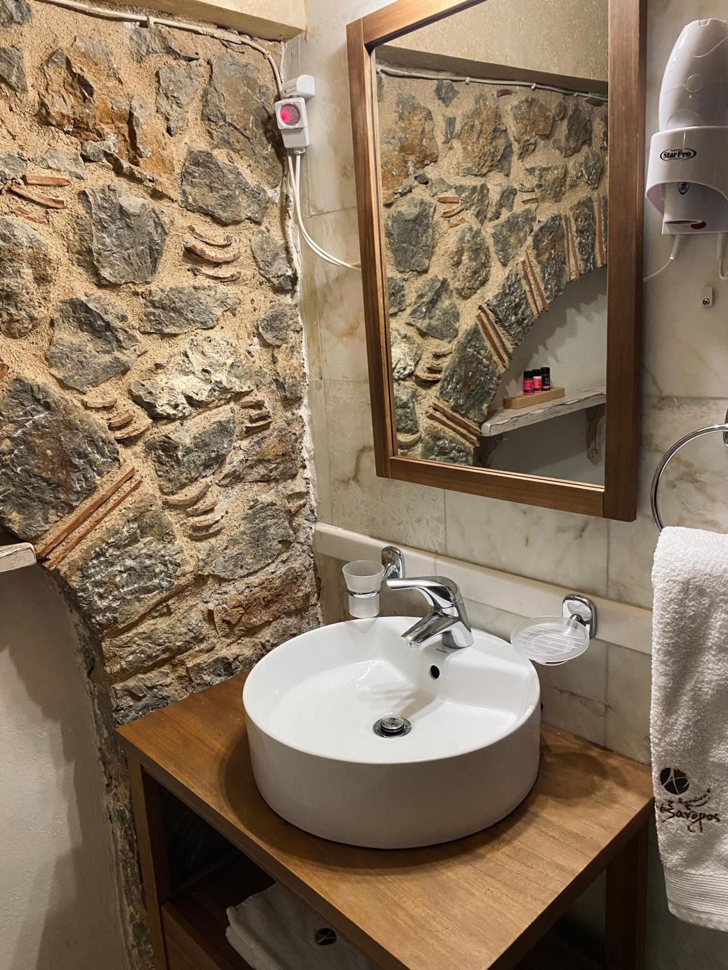 Alexandros Guesthouse أراخوفا المظهر الخارجي الصورة