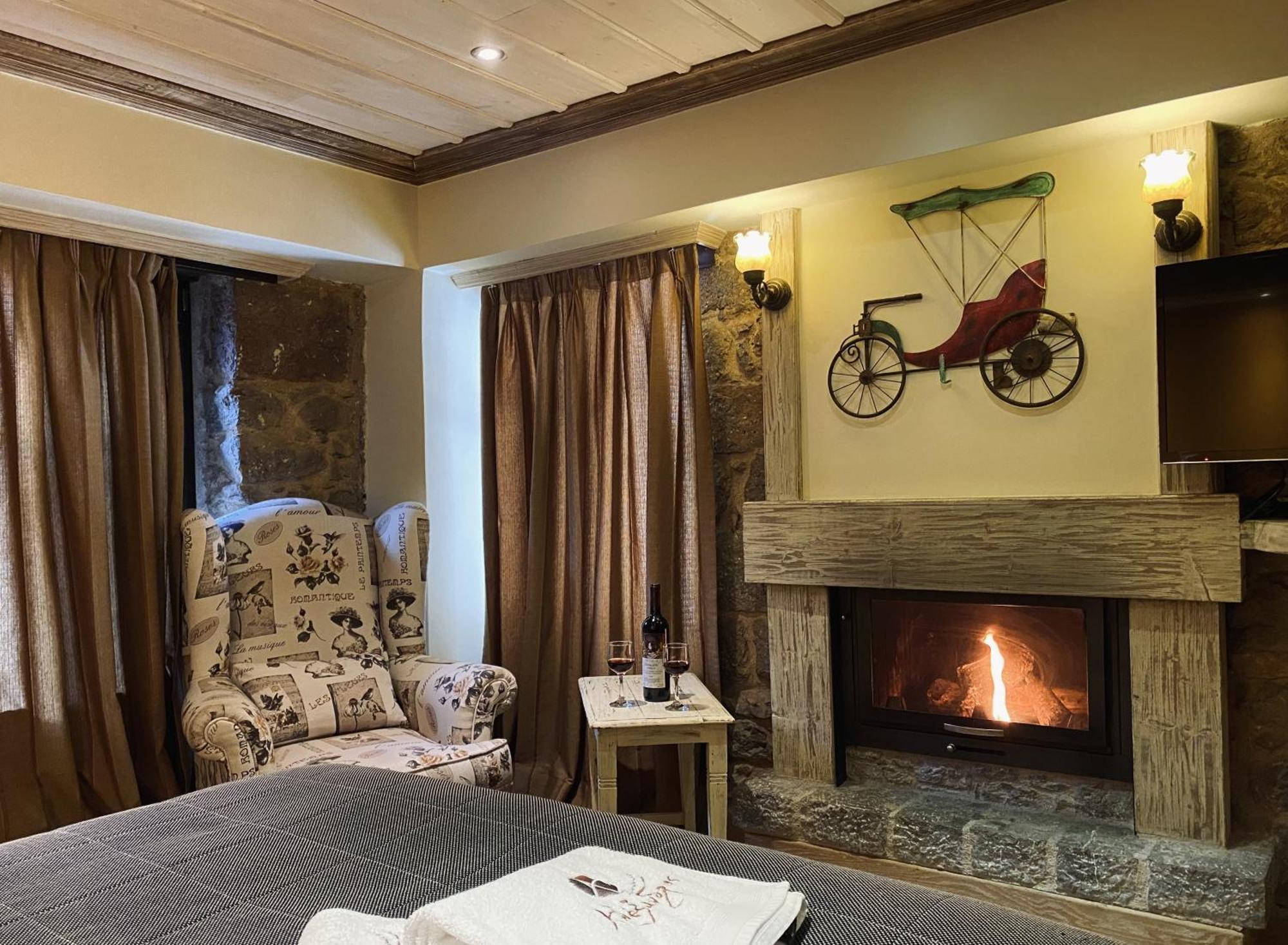 Alexandros Guesthouse أراخوفا المظهر الخارجي الصورة